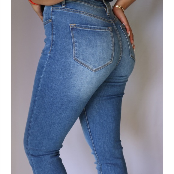 NWT High Waisted Jeans 🏷 - Picture 5 of 6